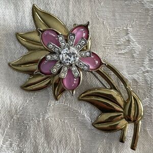 Vintage Goldtone Thermoset Brooch with Rhinestones